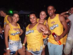 Oktober 10 Anos